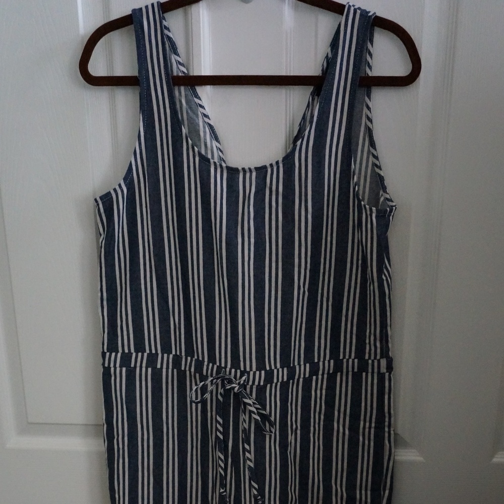 NWT DREW Jumper XS  (with minor flaw)